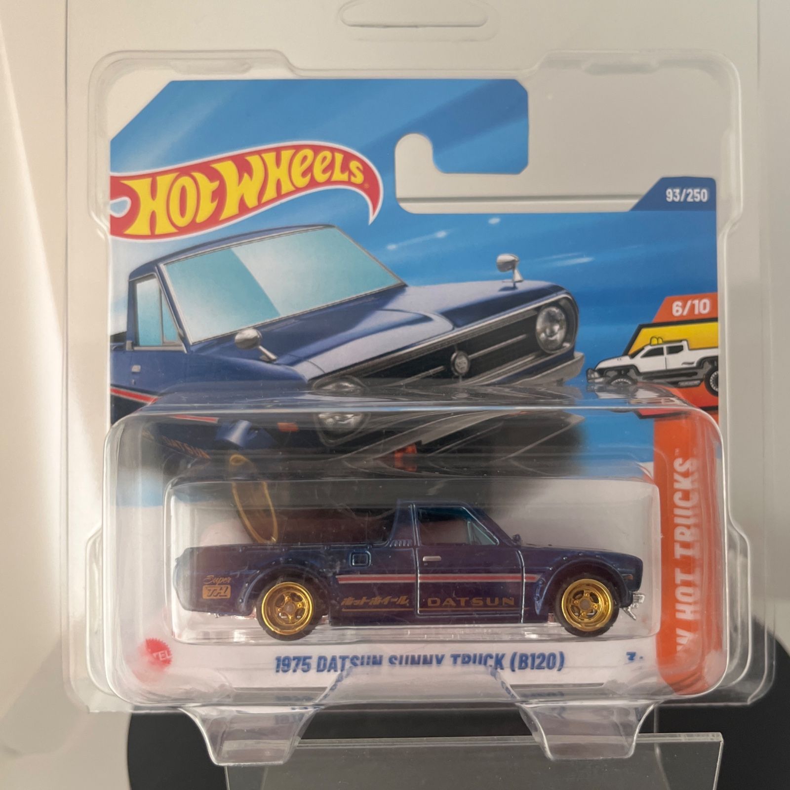 Hot Wheels 1975 Datsun Sunny Truck Super Treasure Hunt