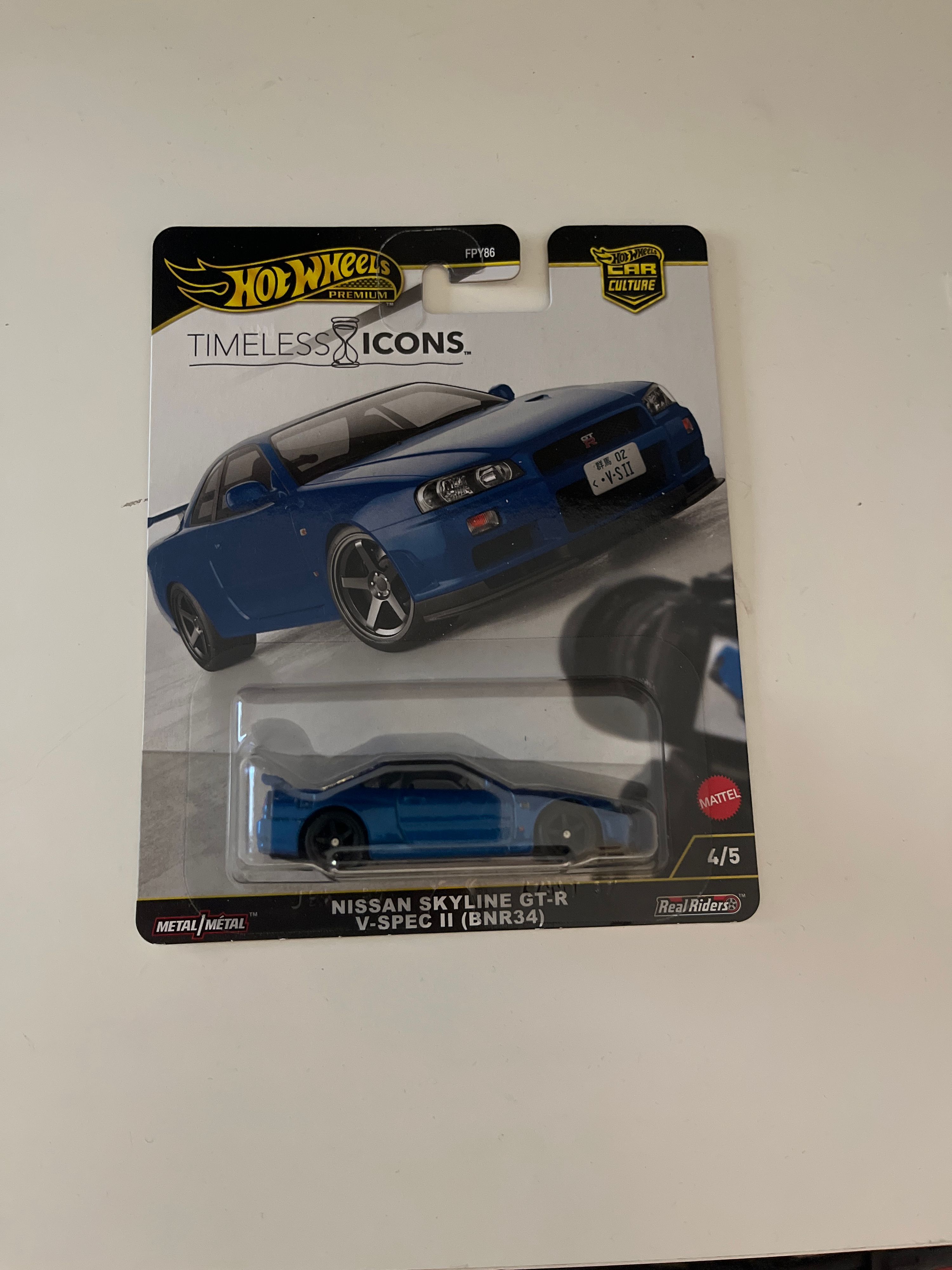 Blue Nissan Skyline GT-R V-Spec II (BNR34) Timeless Icons